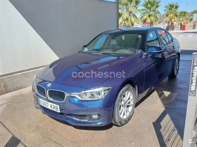 Usado BMW 318 150 CV (110 kW) 2018 Azul Berlina