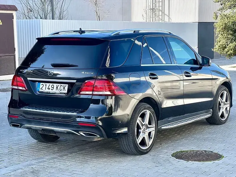 Usado Mercedes GLE250 204 CV (150 kW) 2017 Negro SUV