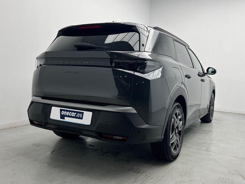 Usado Peugeot 5008 GT 136 CV (100 kW) 2024 Gris SUV