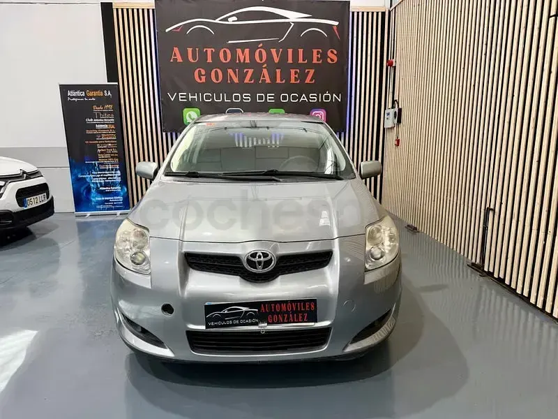 Usado Toyota Auris Luna 90 CV (66 kW) 2008 Gris / plata Utilitario
