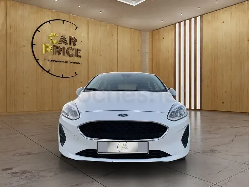 Usado Ford Fiesta Trend 85 CV (62 kW) 2018 Blanco Utilitario
