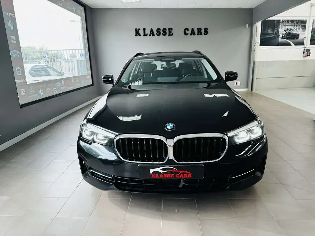Usado BMW 520 Luxury Line 190 CV (139 kW) 2023 Negro Berlina