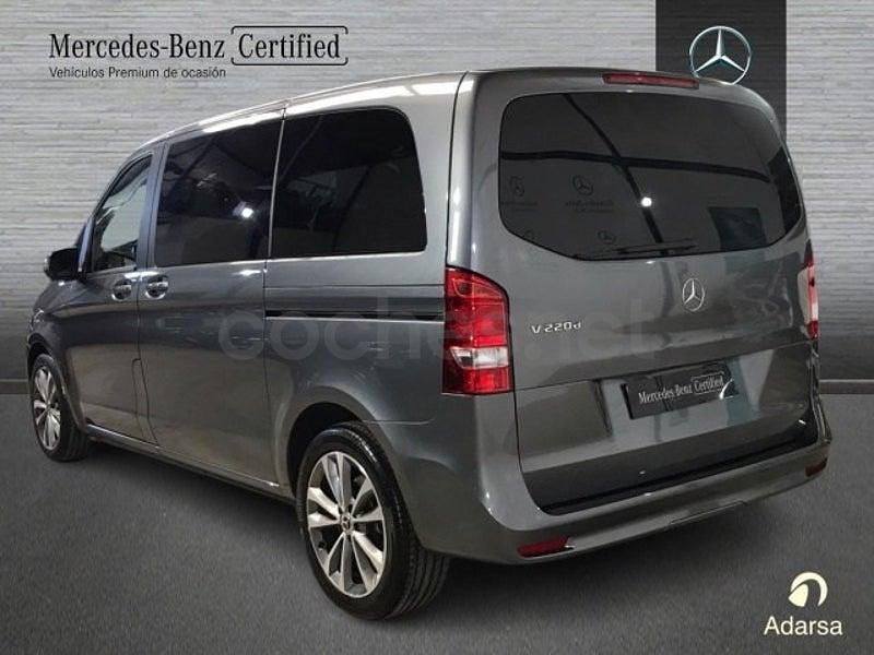 Usado Mercedes V220 163 CV (119 kW) 2024 Gris / plata Monovolumen