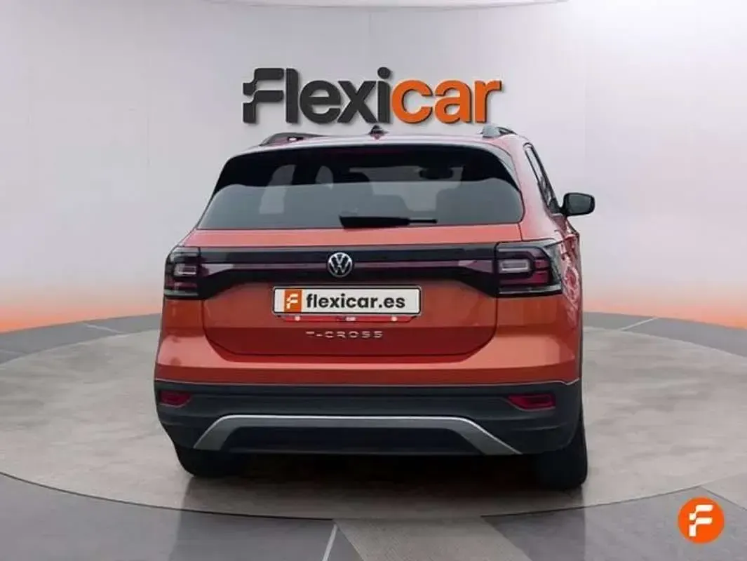 Usado VW T-Cross Advance 110 CV (80 kW) 2023 Naranja SUV