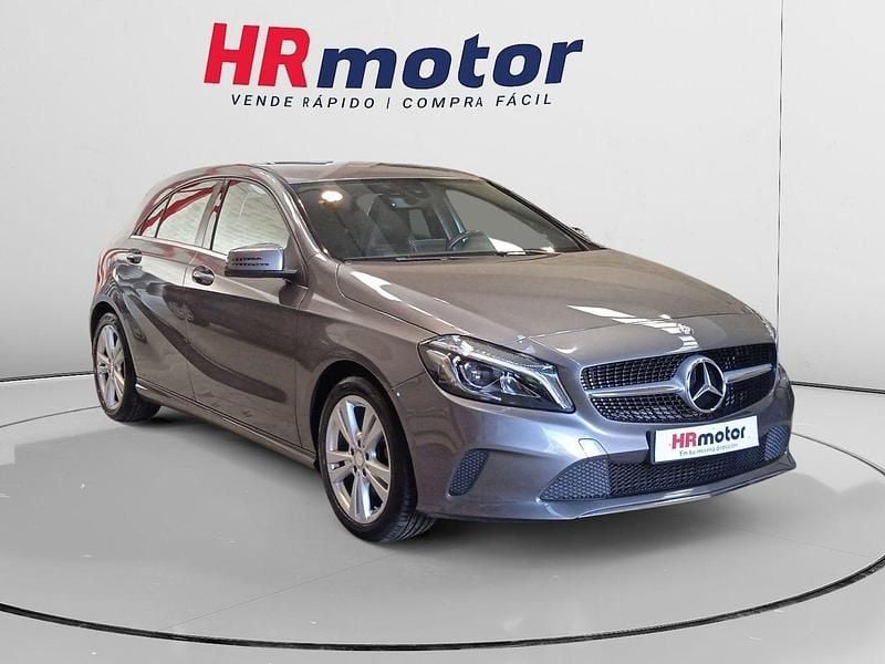 Gris Usado 2016 Mercedes A180 Urban Berlina | 13.590 € (Precio justo) - Imagen 1/4