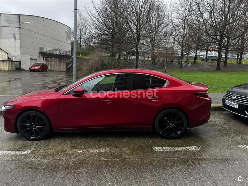 Usado Mazda 3 122 CV (89 kW) 2021 Granate Berlina