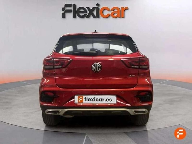 Usado MG ZS Luxury 106 CV (77 kW) 2024 Rojo SUV