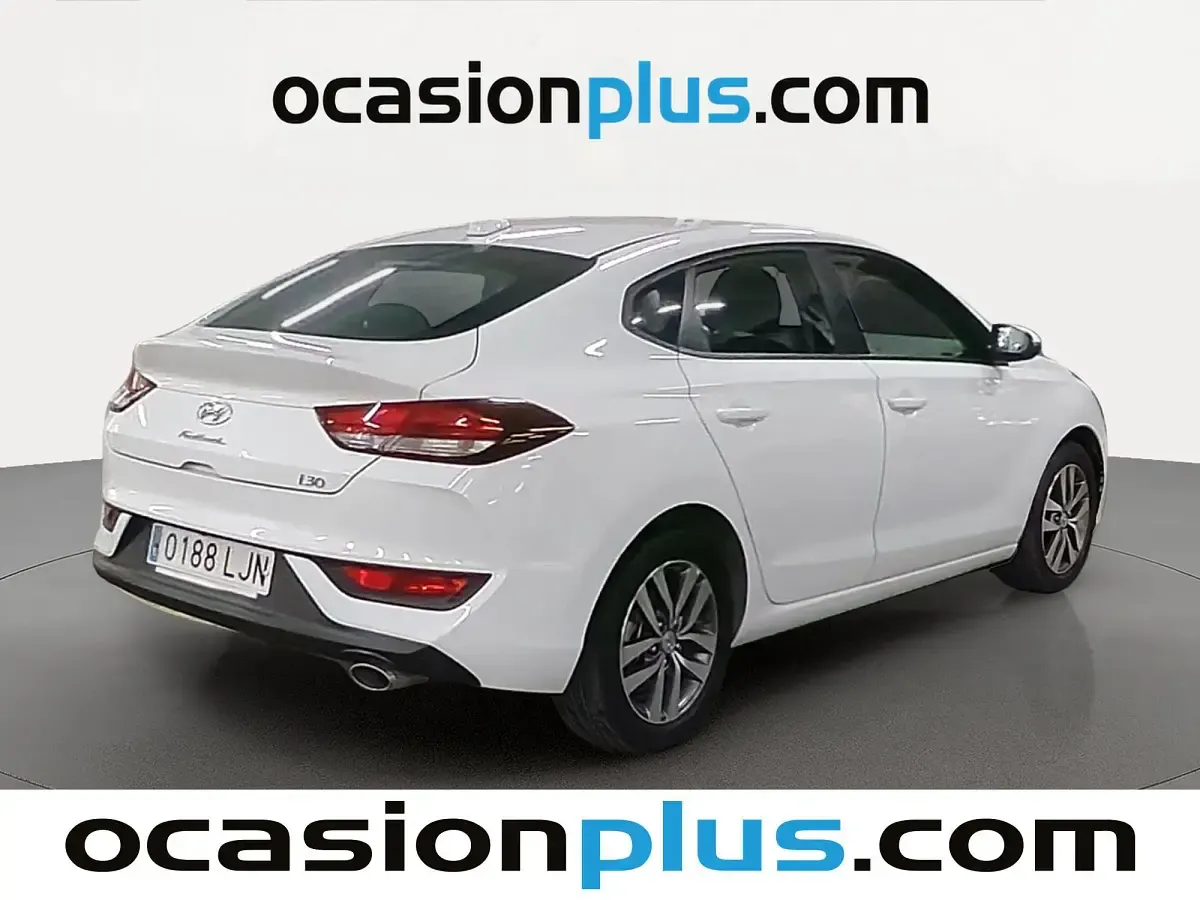 Usado Hyundai i30 120 CV (88 kW) 2020 Blanco Berlina
