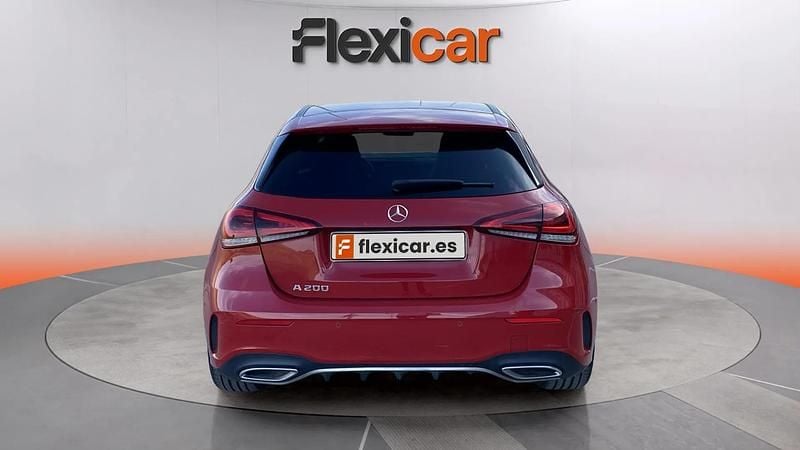 Usado Mercedes A200 163 CV (119 kW) 2018 Rojo Utilitario