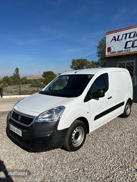 Usado Peugeot Partner 75 CV (55 kW) 2018 Blanco Monovolumen