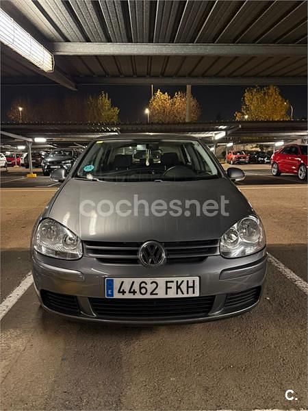 Usado VW Golf V Sportline 115 CV (84 kW) 2007 Gris / plata Berlina