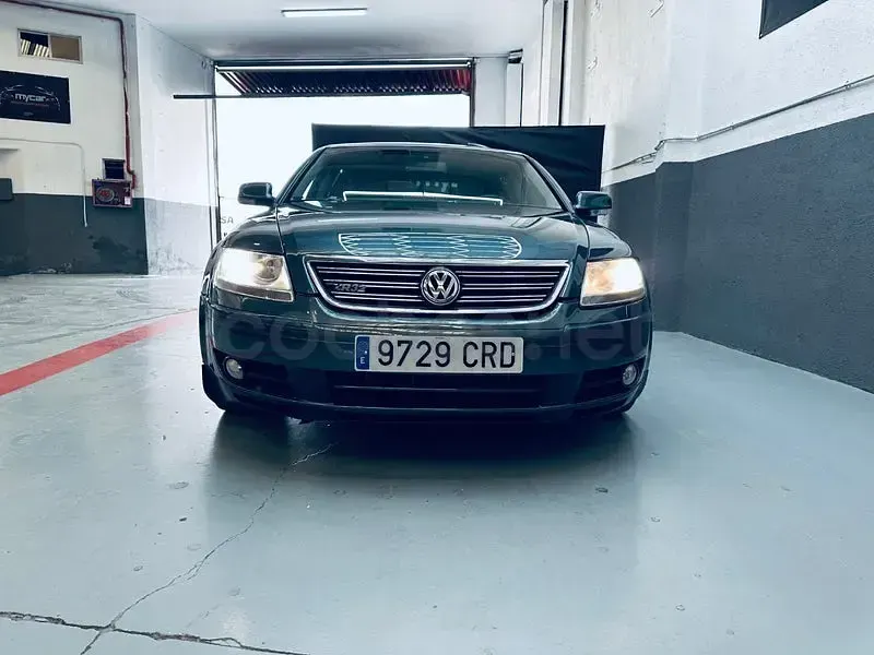 Usado VW Phaeton 241 CV (177 kW) 2004 Gris / plata Berlina