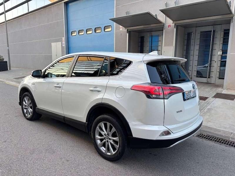 Usado Toyota RAV4 Hybrid Edition 197 CV (144 kW) 2017 Blanco SUV