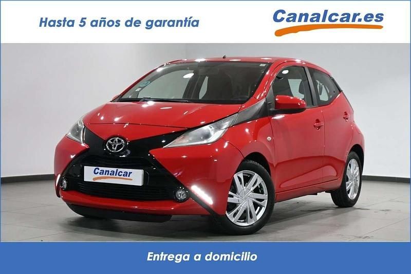 Rojo Usado 2015 Toyota Aygo X-play Utilitario | 7167 € (Buen precio) - Imagen 1/4