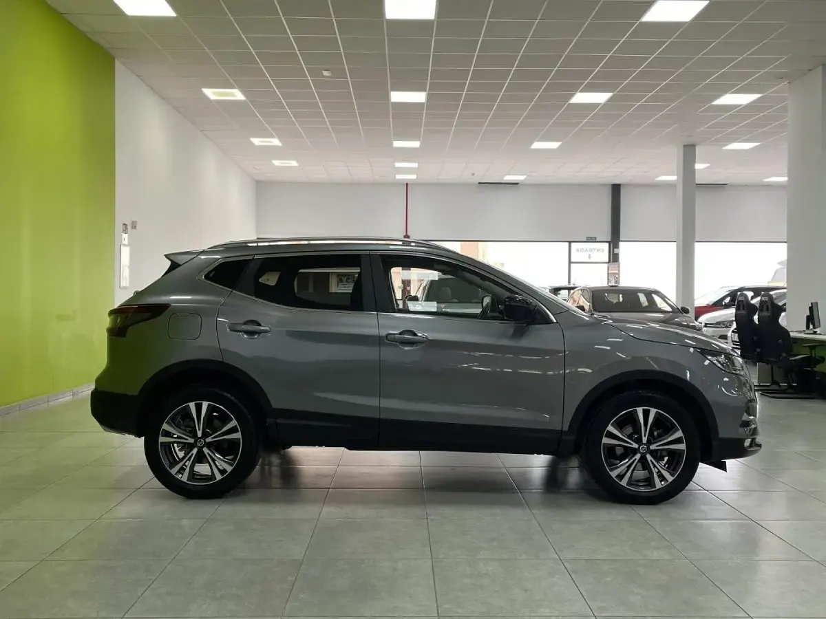 Usado Nissan Qashqai N-Connecta 160 CV (117 kW) 2021 Gris SUV