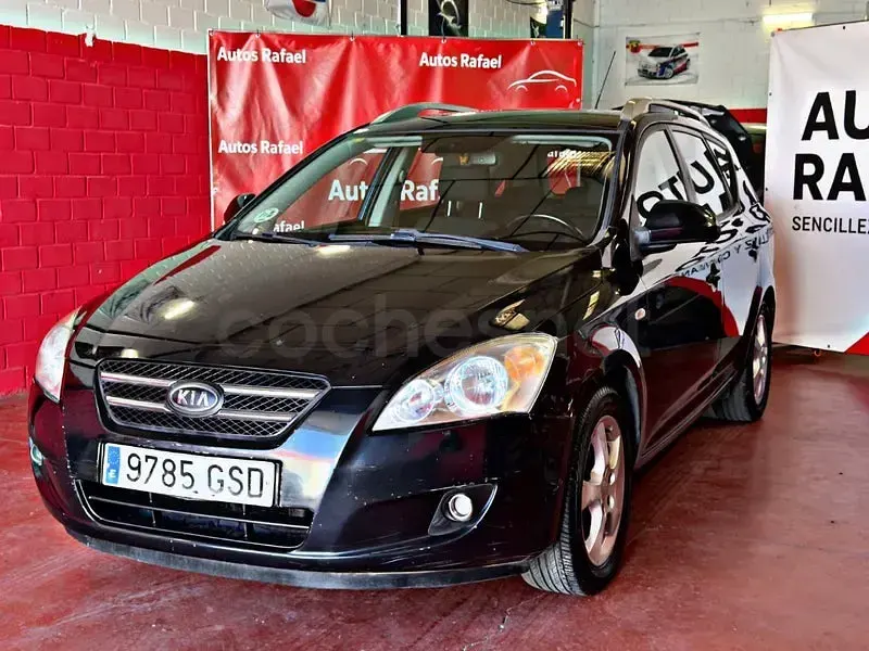 Usado Kia Ceed Active 115 CV (84 kW) 2009 Negro Utilitario