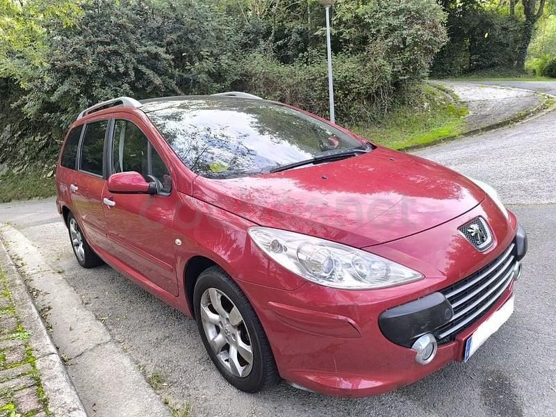 Usado Peugeot 307 110 CV (80 kW) 2007 Granate Familiar