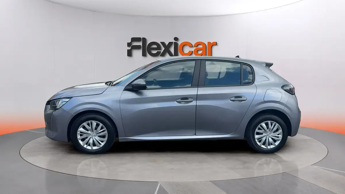 Usado Peugeot 208 Active 101 CV (74 kW) 2021 Gris Utilitario