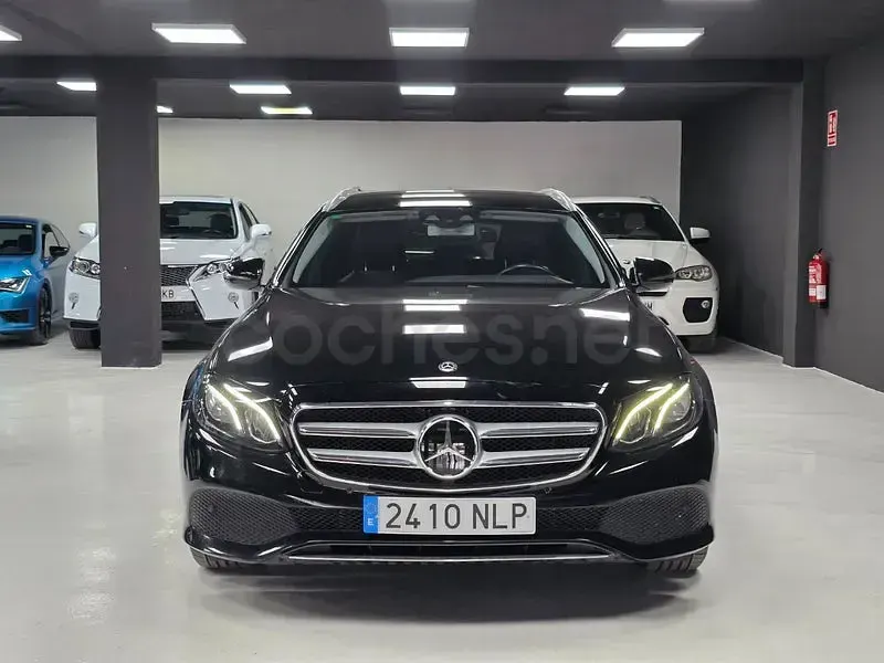Usado Mercedes E220 194 CV (142 kW) 2018 Negro Familiar