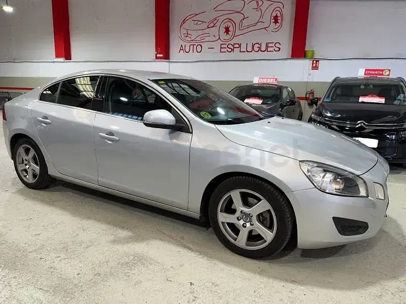 Usado Volvo S60 Summum 163 CV (119 kW) 2012 Gris / plata Berlina