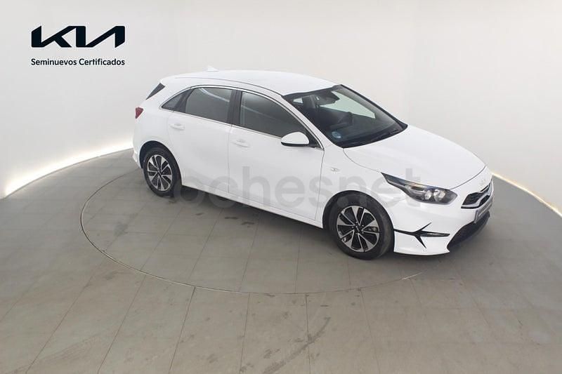 Usado Kia Ceed 100 CV (73 kW) 2025 Blanco Utilitario