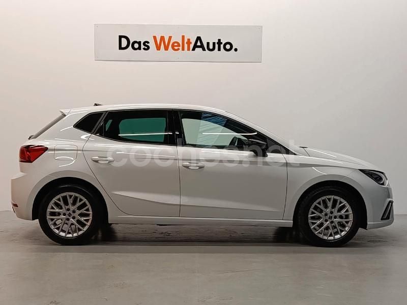 Usado Seat Ibiza FR 115 CV (84 kW) 2025 Blanco Utilitario