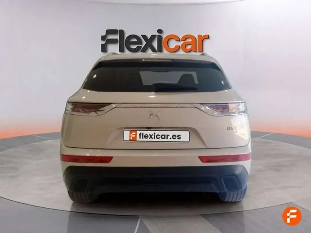 Usado DS Automobiles DS7 Crossback Be Chic 129 CV (94 kW) 2020 Gris SUV