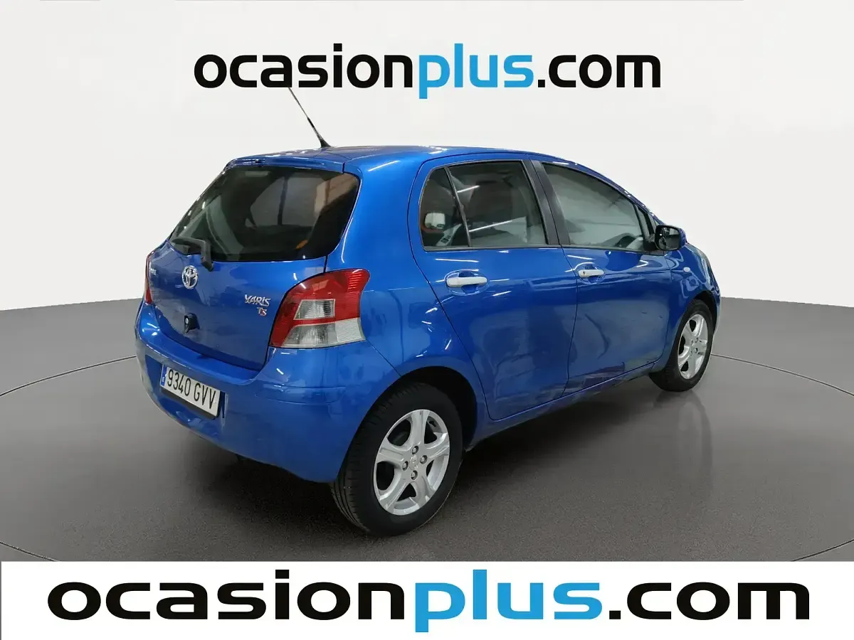 Usado Toyota Yaris 101 CV (74 kW) 2010 Azul Utilitario