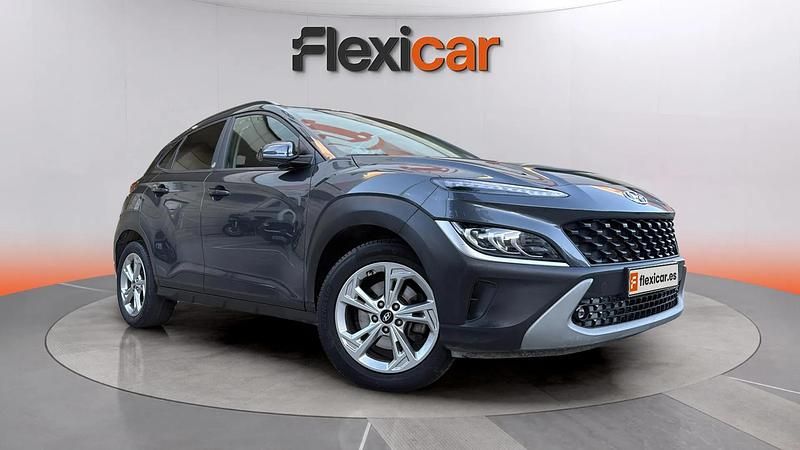 Usado Hyundai Kona 120 CV (88 kW) 2022 Gris SUV