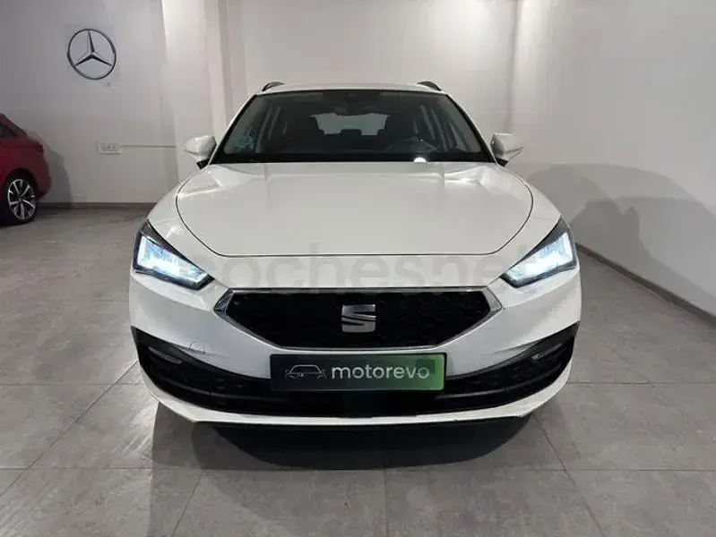 Usado Seat Leon Reference 115 CV (84 kW) 2022 Blanco Familiar