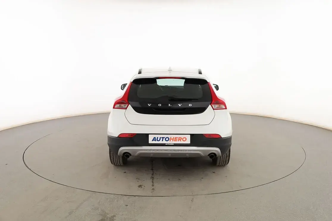 Usado Volvo V40 CC Kinetic 150 CV (110 kW) 2014 Blanco Familiar