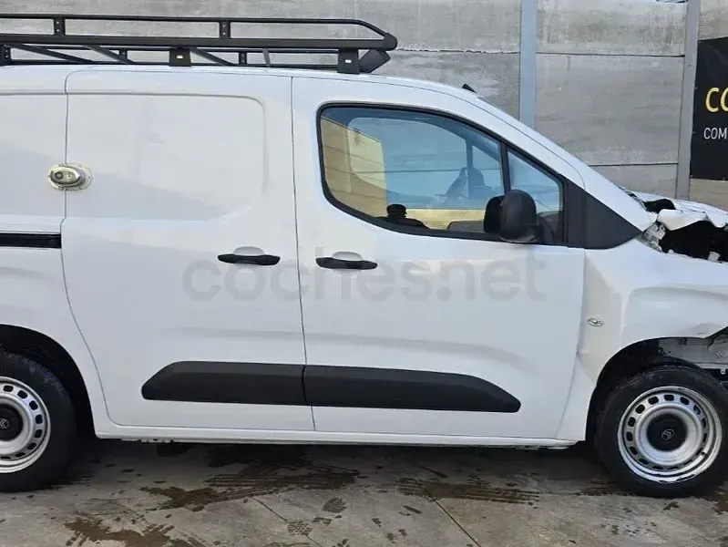 Usado Citroën Berlingo 102 CV (75 kW) 2025 Blanco Monovolumen