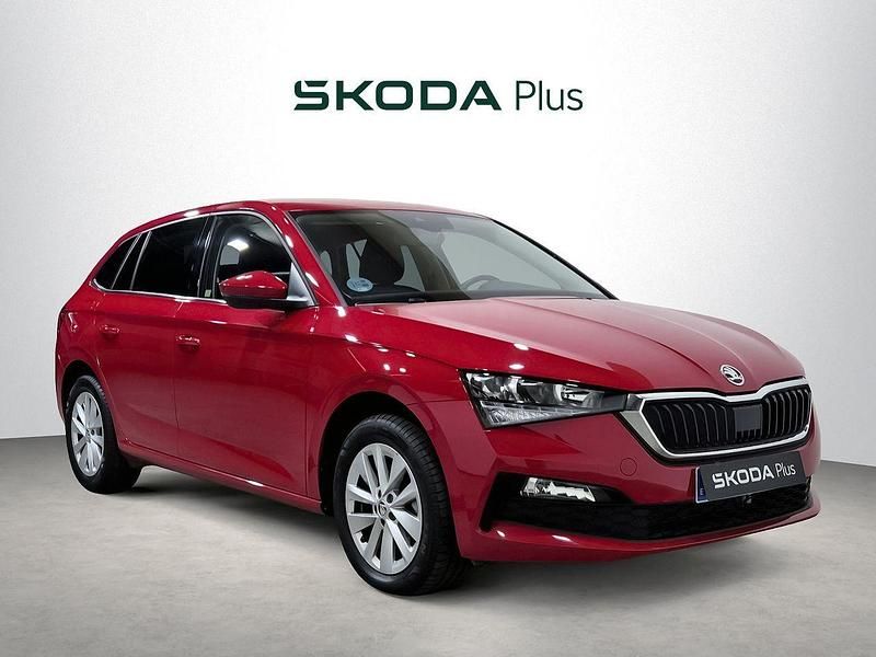 Rojo Usado 2023 Skoda Scala Ambition Utilitario | 19.490 € (Un poco caro) - Imagen 1/4