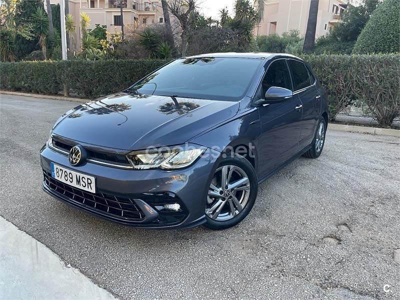 Usado VW Polo R-line 110 CV (80 kW) 2024 Gris / plata Berlina