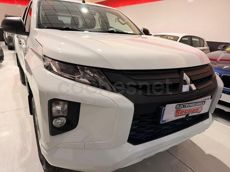 Usado Mitsubishi L200 150 CV (110 kW) 2021 Blanco Recogida