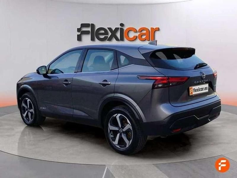 Usado Nissan Qashqai Acenta 190 CV (139 kW) 2024 Gris SUV