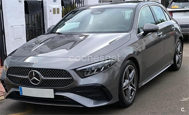 Usado Mercedes A200 150 CV (110 kW) 2023 Gris / plata Berlina