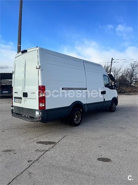Usado Iveco Daily 146 CV (107 kW) 2012 Blanco Pickup/Camioneta