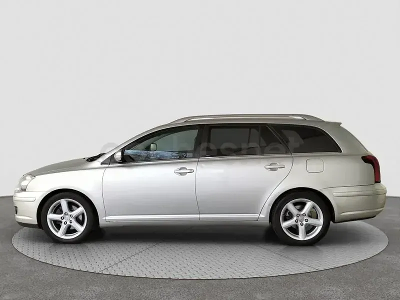 Usado Toyota Avensis Executive 150 CV (110 kW) 2007 Gris / plata Familiar