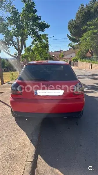 Usado Audi A3 Ambiente 110 CV (80 kW) 1997 Rojo Utilitario