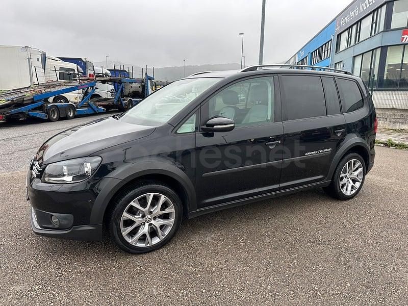 Usado VW Touran Sportline 140 CV (102 kW) 2015 Negro Monovolumen
