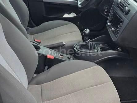 Usado Seat Leon Style 125 CV (91 kW) 2012 Negro Berlina