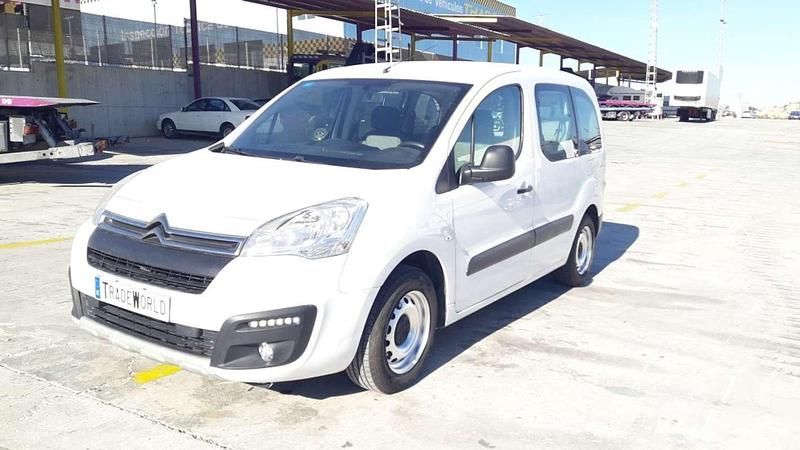 Usado Citroën Berlingo Feel 76 CV (55 kW) 2018 Blanco Monovolumen