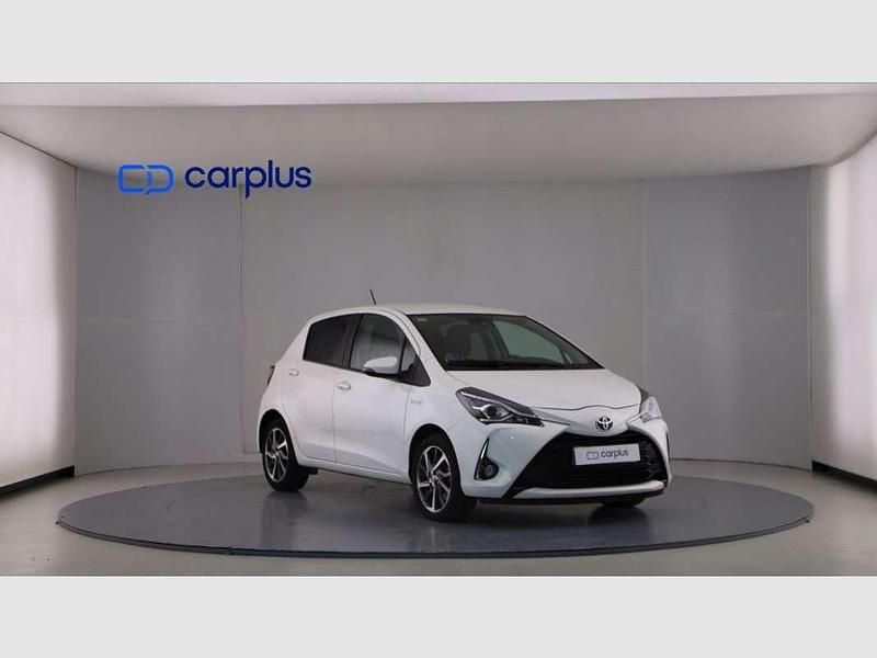 Usado Toyota Yaris Hybrid 99 CV (72 kW) 2020 Blanco Utilitario