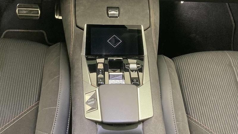 Usado DS Automobiles DS4 Performance Line Plus 224 CV (164 kW) 2022 Plateado Familiar