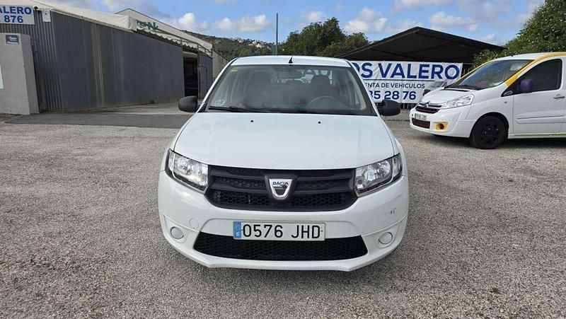 Blanco Usado 2015 Dacia Logan Ambiance Berlina | 6200 € (Precio justo) - Imagen 1/4