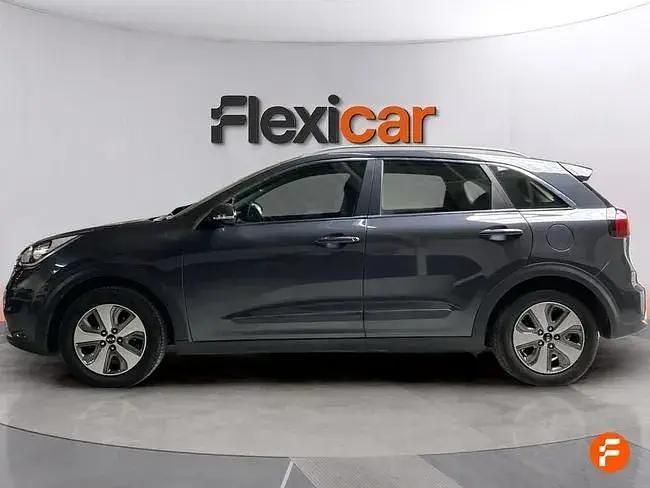 Usado Kia Niro 141 HP (103 kW) 2019 Azul SUV
