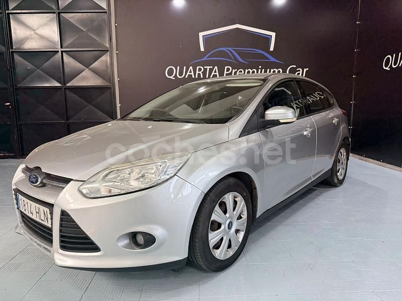 Gris / plata Usado 2012 Ford Focus Titanium Berlina | 4499 € (Precio justo) - Imagen 1/4