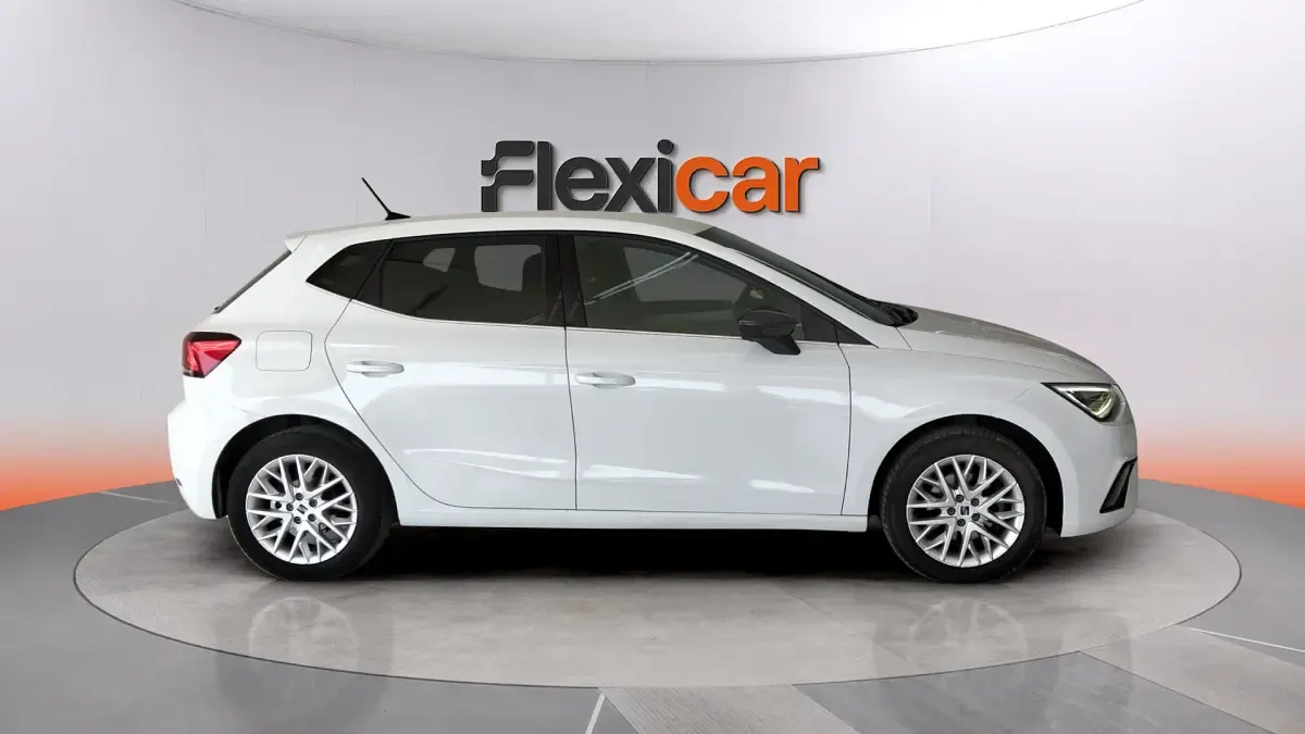 Usado Seat Ibiza 116 CV (85 kW) 2024 Blanco Utilitario