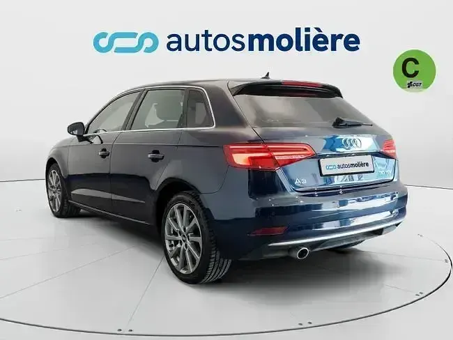 Usado Audi A3 Design 116 CV (85 kW) 2019 Azul Berlina